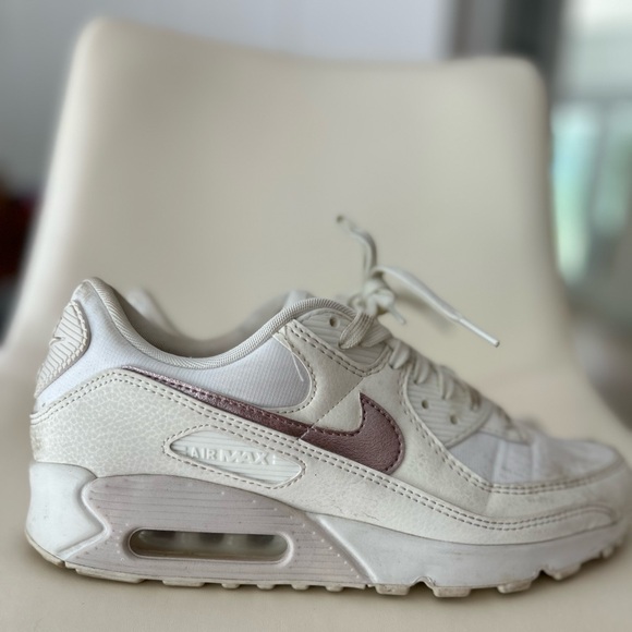 Nike Air Max Women’s Running Shoe - Picture 1 of 2